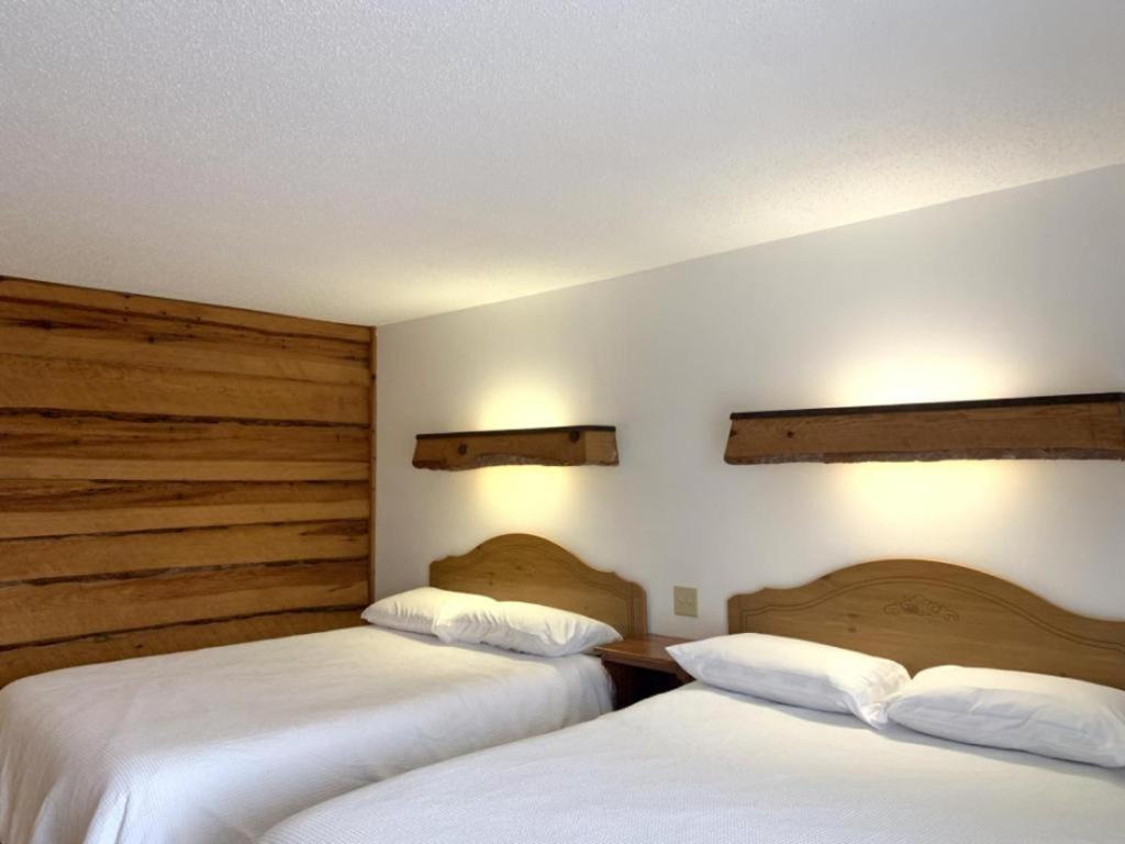 Bridge Inn Tomhawk - 2Nd Floor, 1 King Size Bed, Balcony, River View Tomahawk Buitenkant foto